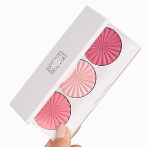 OFRA COSMETICS Blossom Blush Midi Palette